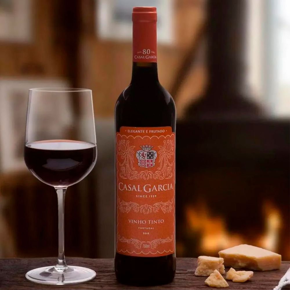 Vinho-Fino-Tinto-Seco-Casal-Garcia-750ml